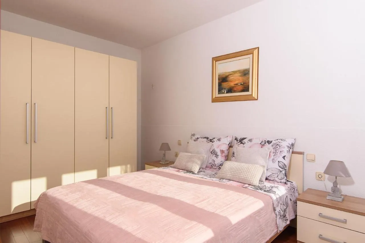 Apartment Helli Trogir