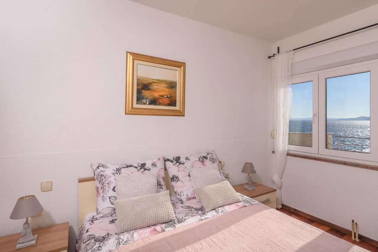 Apartment Helli Trogir 0*,  Croatia