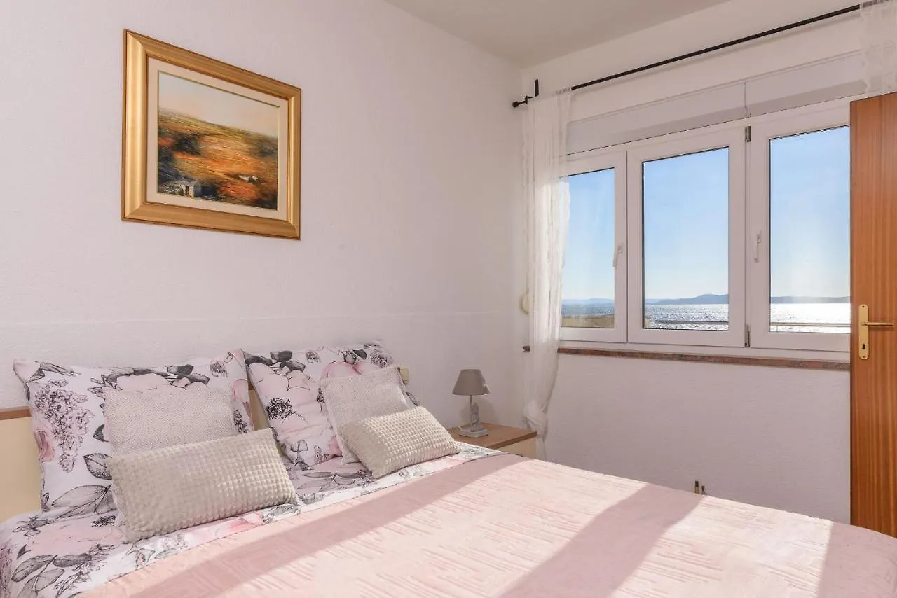Apartment Helli Trogir 0*,  Croatia